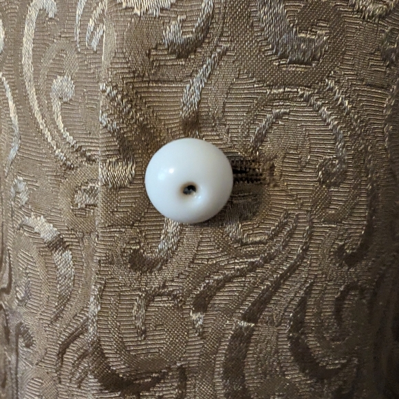 Divinity Clergy Robe - Picture 4 of 10